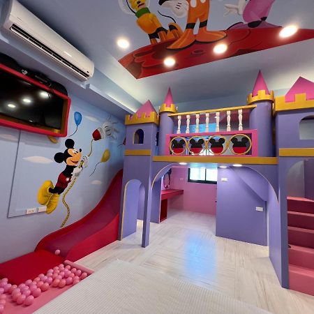 Fun Holiday Family Hostel Tainan Esterno foto