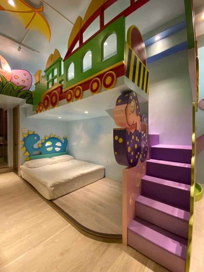 Fun Holiday Family Hostel Tainan Esterno foto