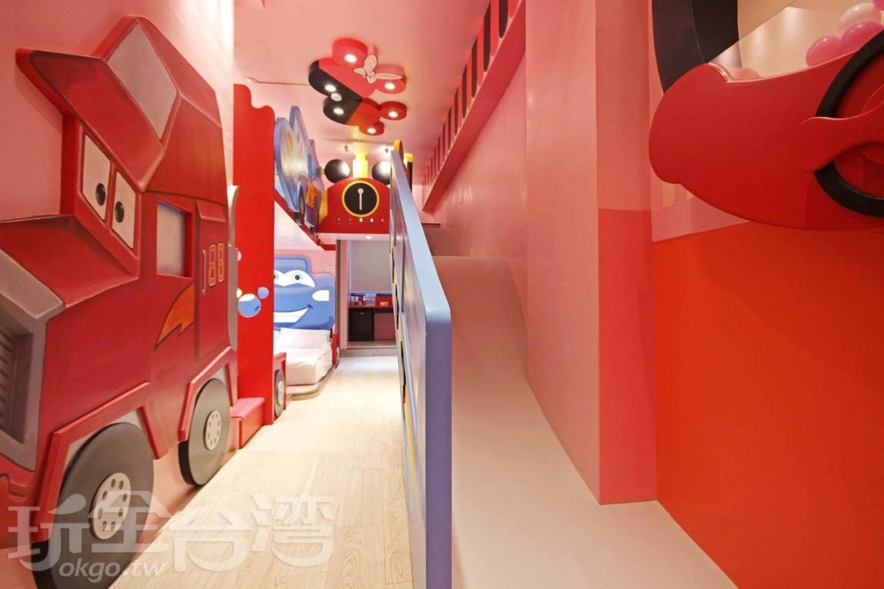 Fun Holiday Family Hostel Tainan Esterno foto