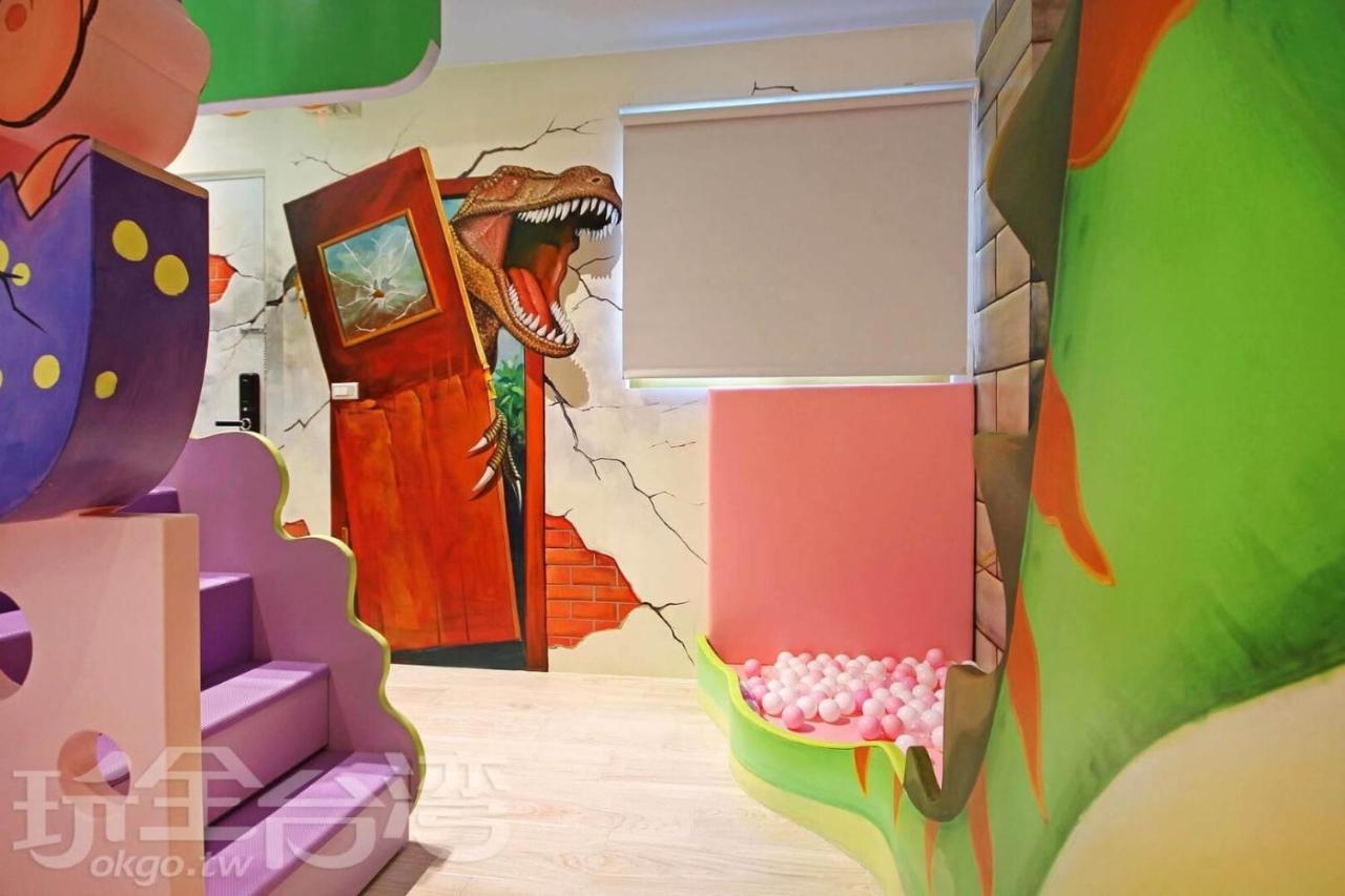 Fun Holiday Family Hostel Tainan Esterno foto