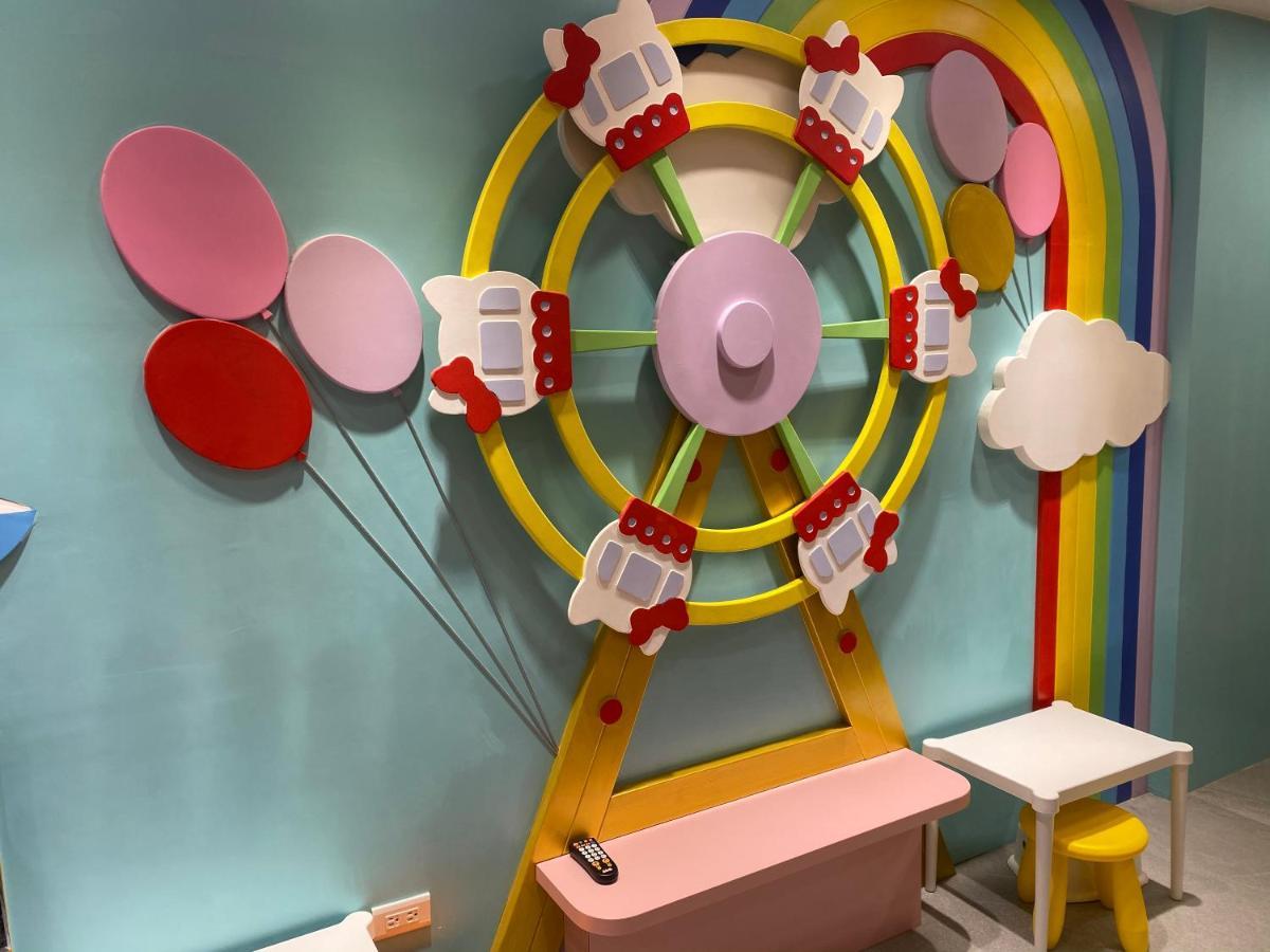 Fun Holiday Family Hostel Tainan Esterno foto