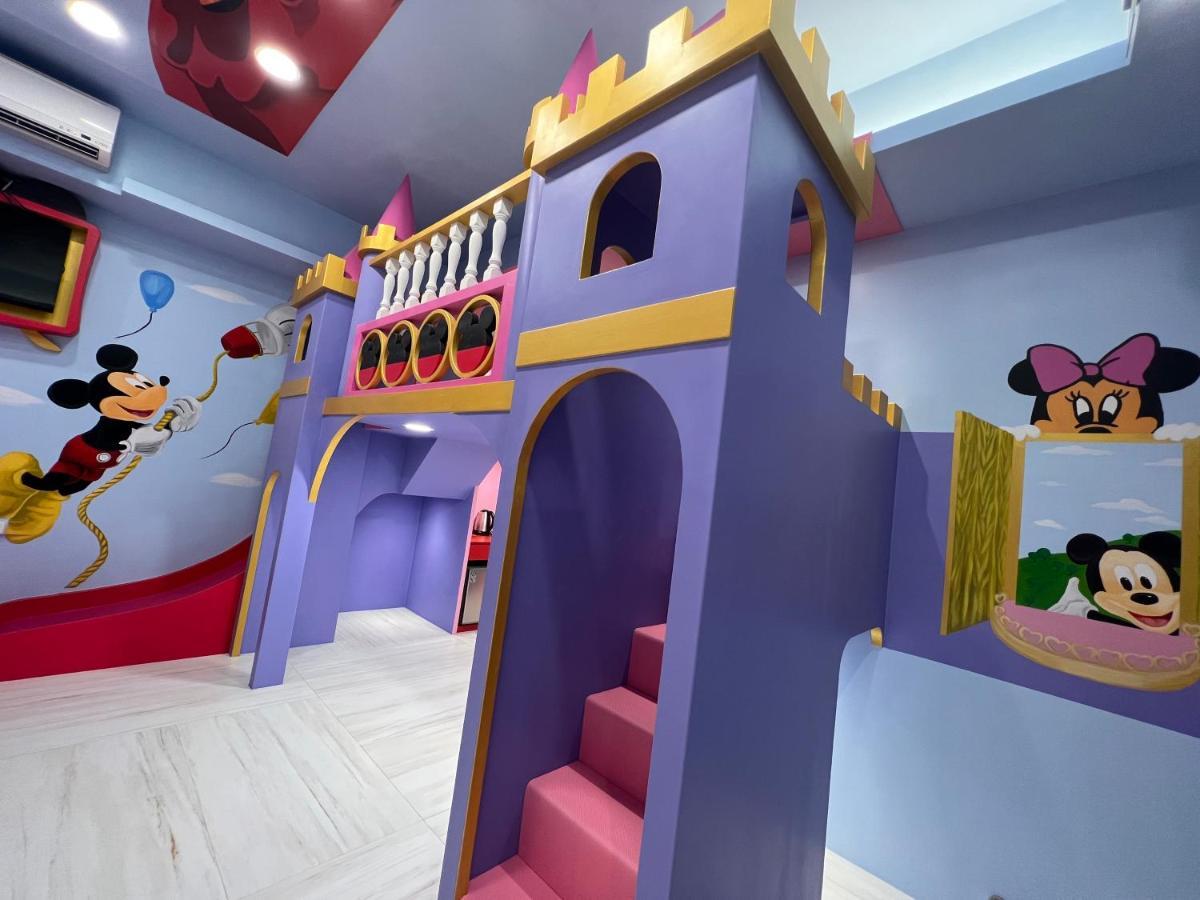 Fun Holiday Family Hostel Tainan Esterno foto